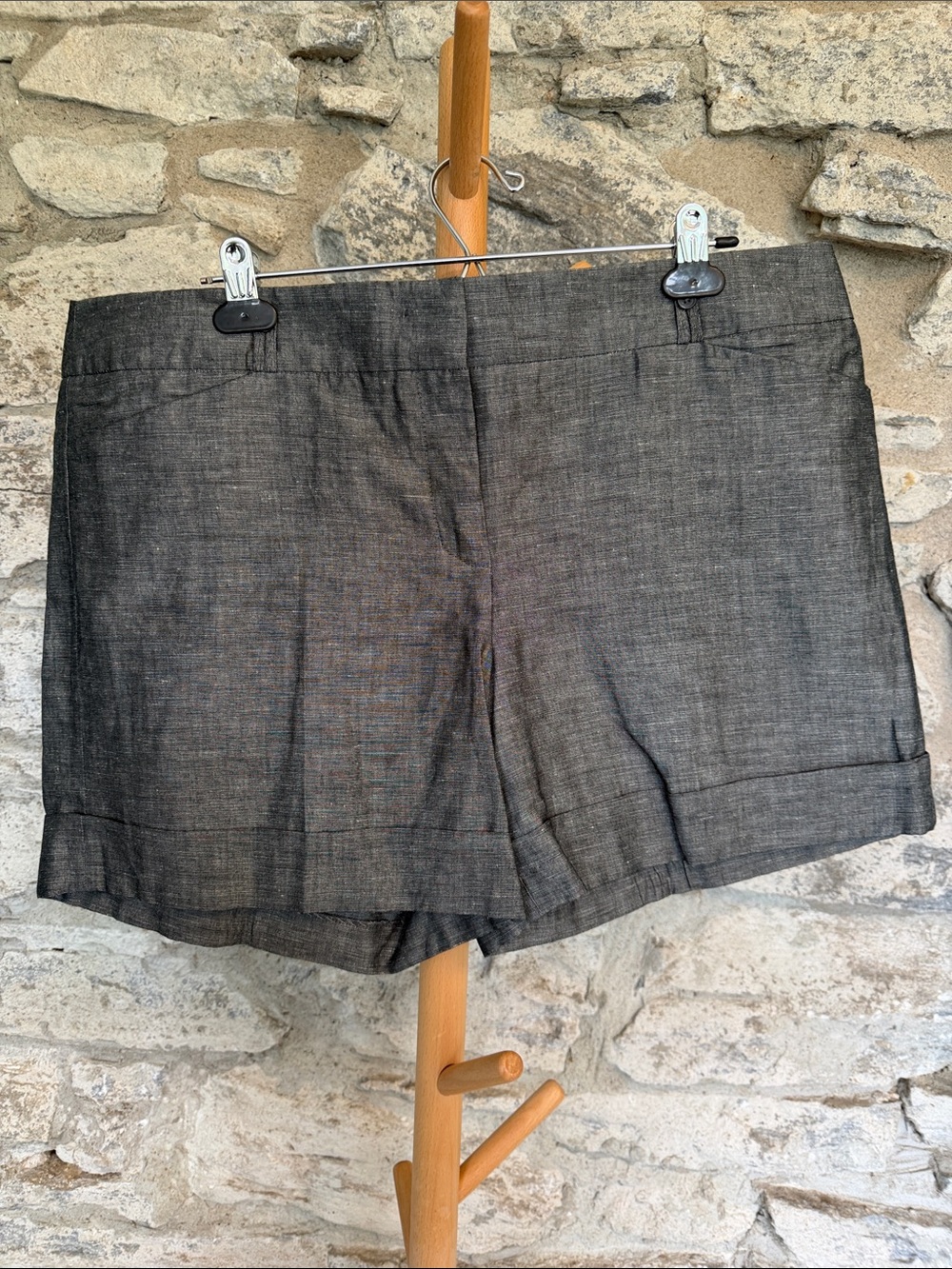 Women's Gray Linen-Blend Cuffed Shorts